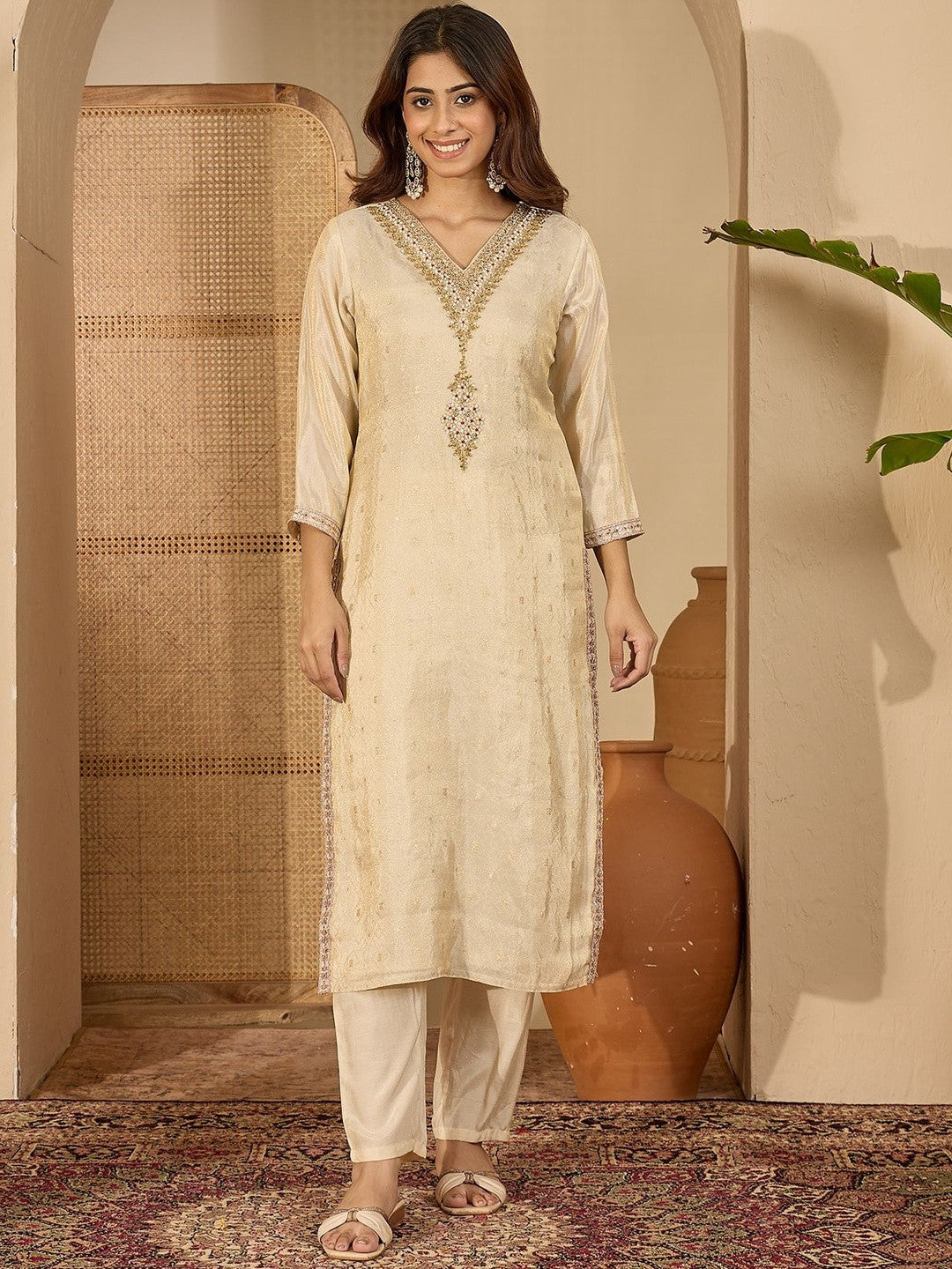 Embroidered Round Neck Kurta & Trousers Kurta Sets
