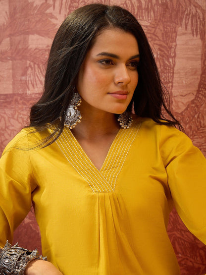 Women Regular Thread Work Pure Cotton Kurta with Trousers