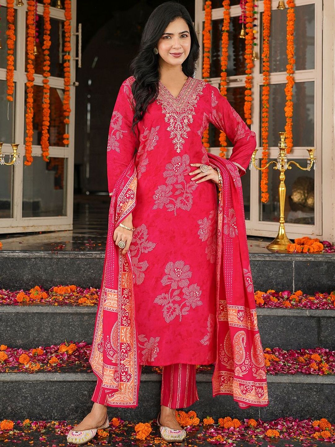 Dhiyona KL Women Ethnic Motifs Printed Regular Kurta with Trousers & With Dupatta
