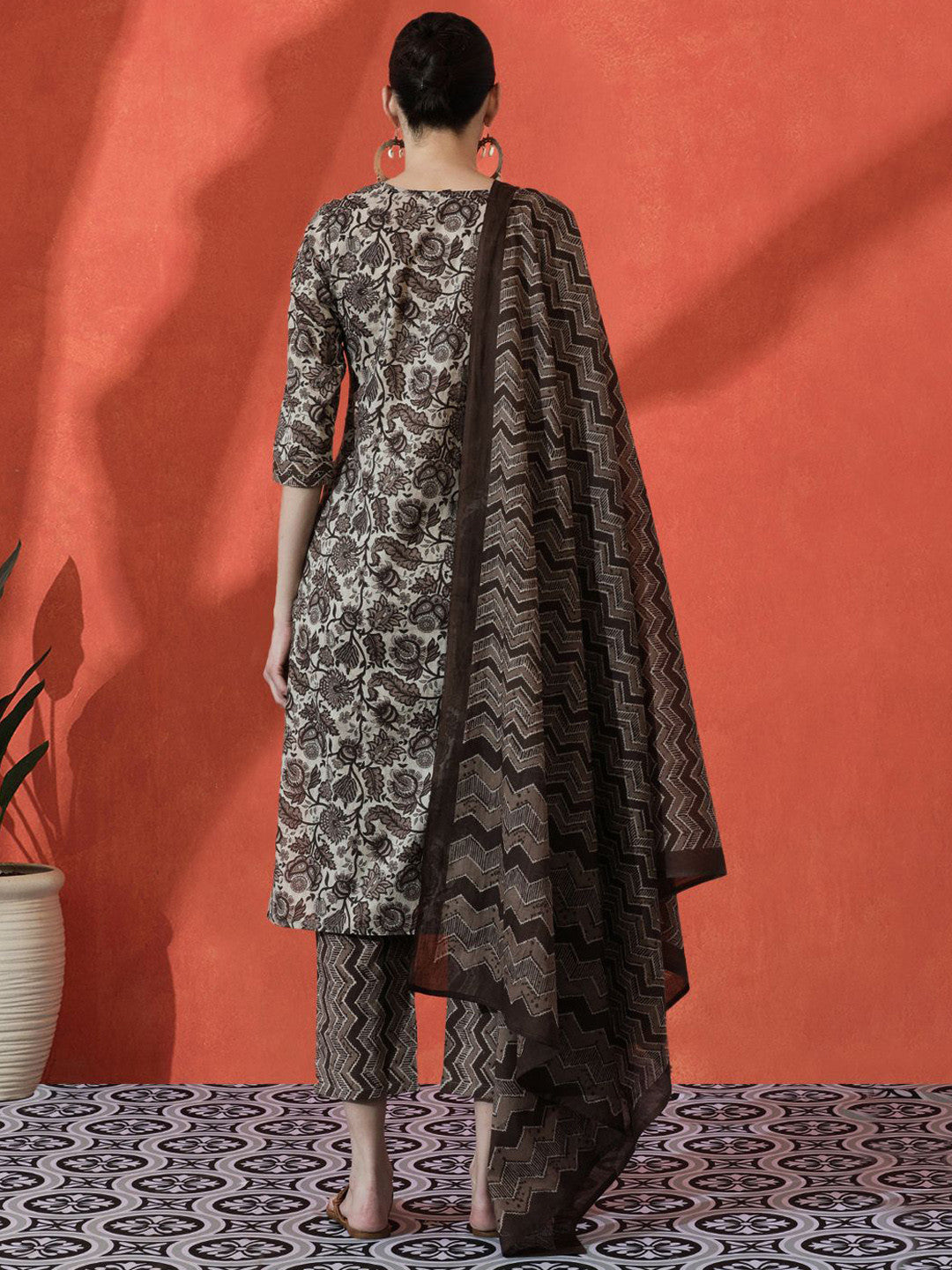Floral Embroidered Straight Pure Cotton Kurta With Trousers & Dupatta
