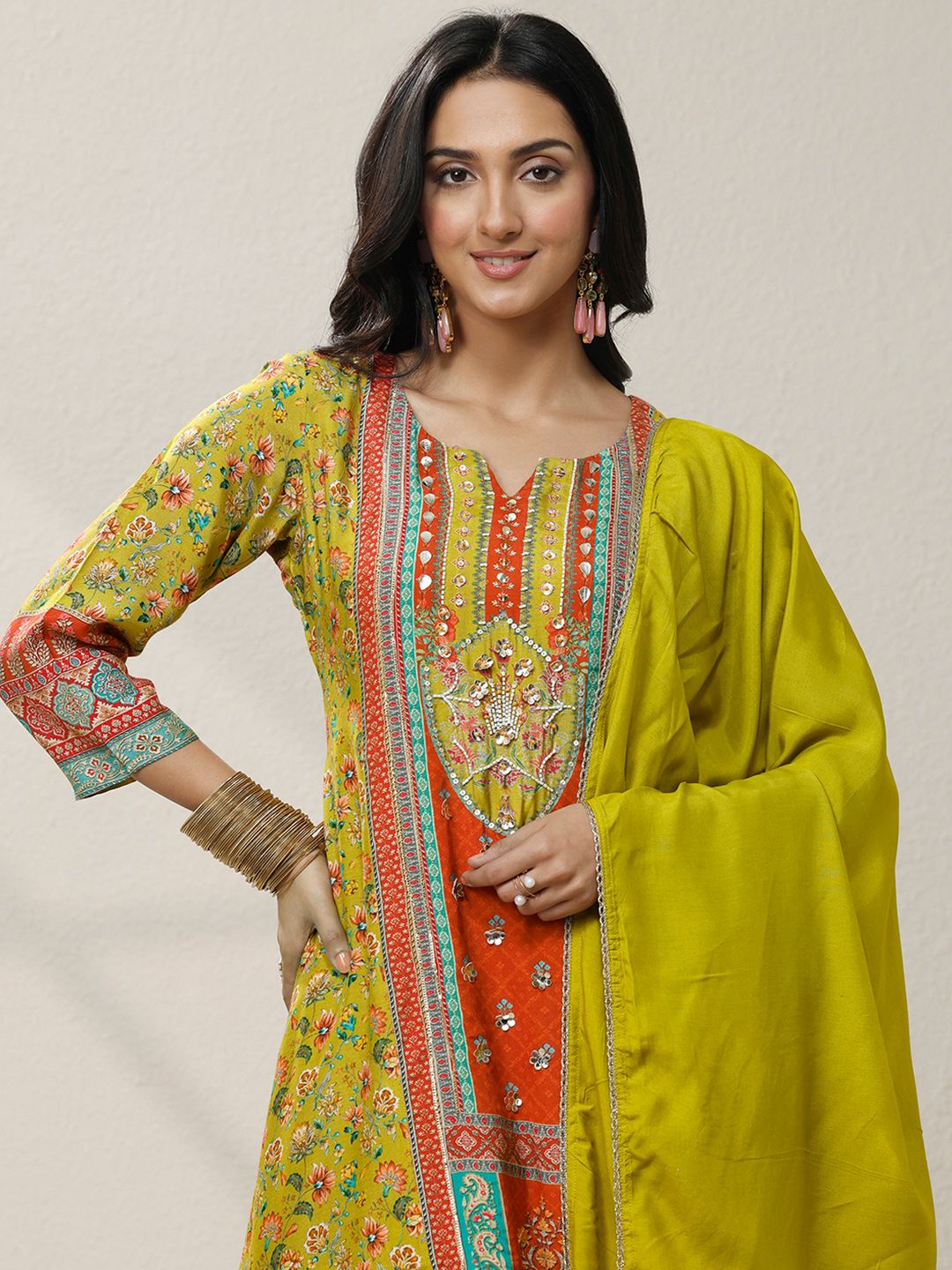 Dhiyona LL Women Floral Printed Regular Sequinned Kurta with Palazzos & With Dupatta