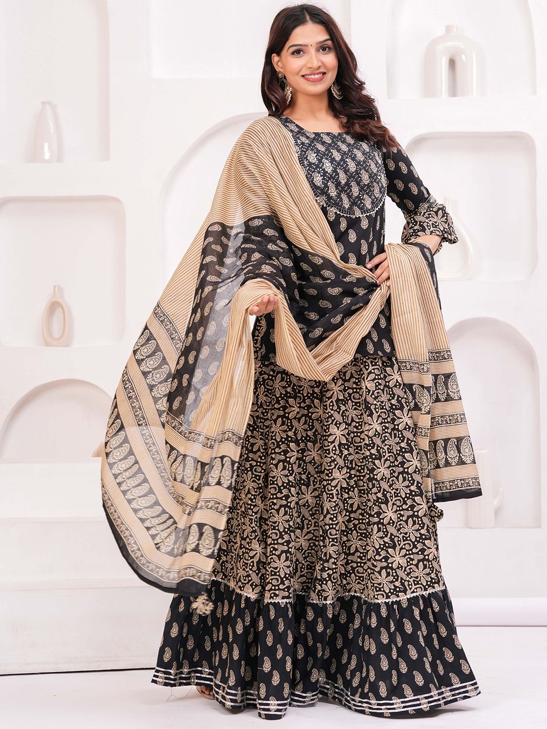 Dhiyona KL Women Paisley Printed Cotton Kurti with Skirt & Dupatta