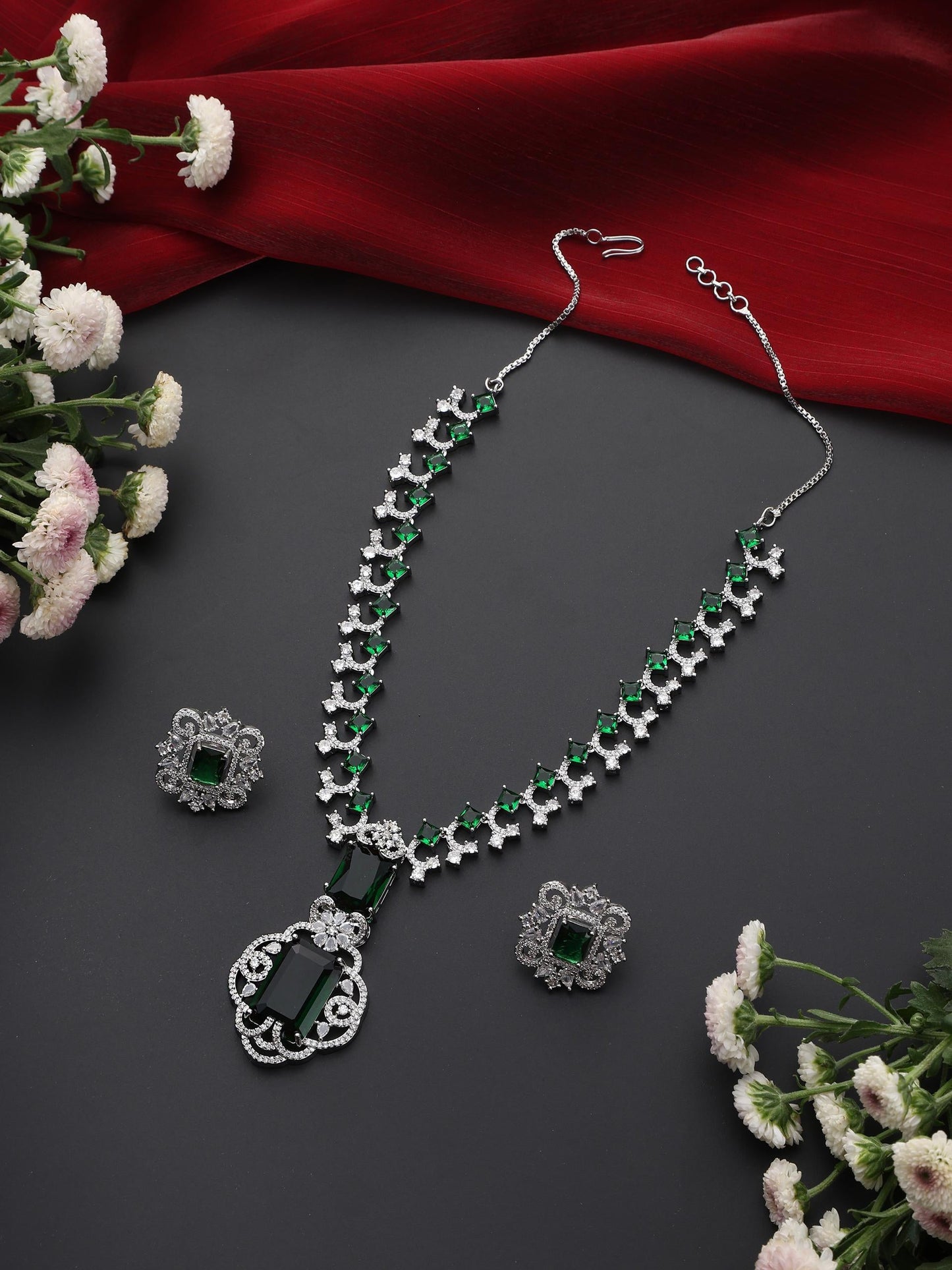 Dhiyona ST Big Emerald Diamond Necklace with Stud Earring