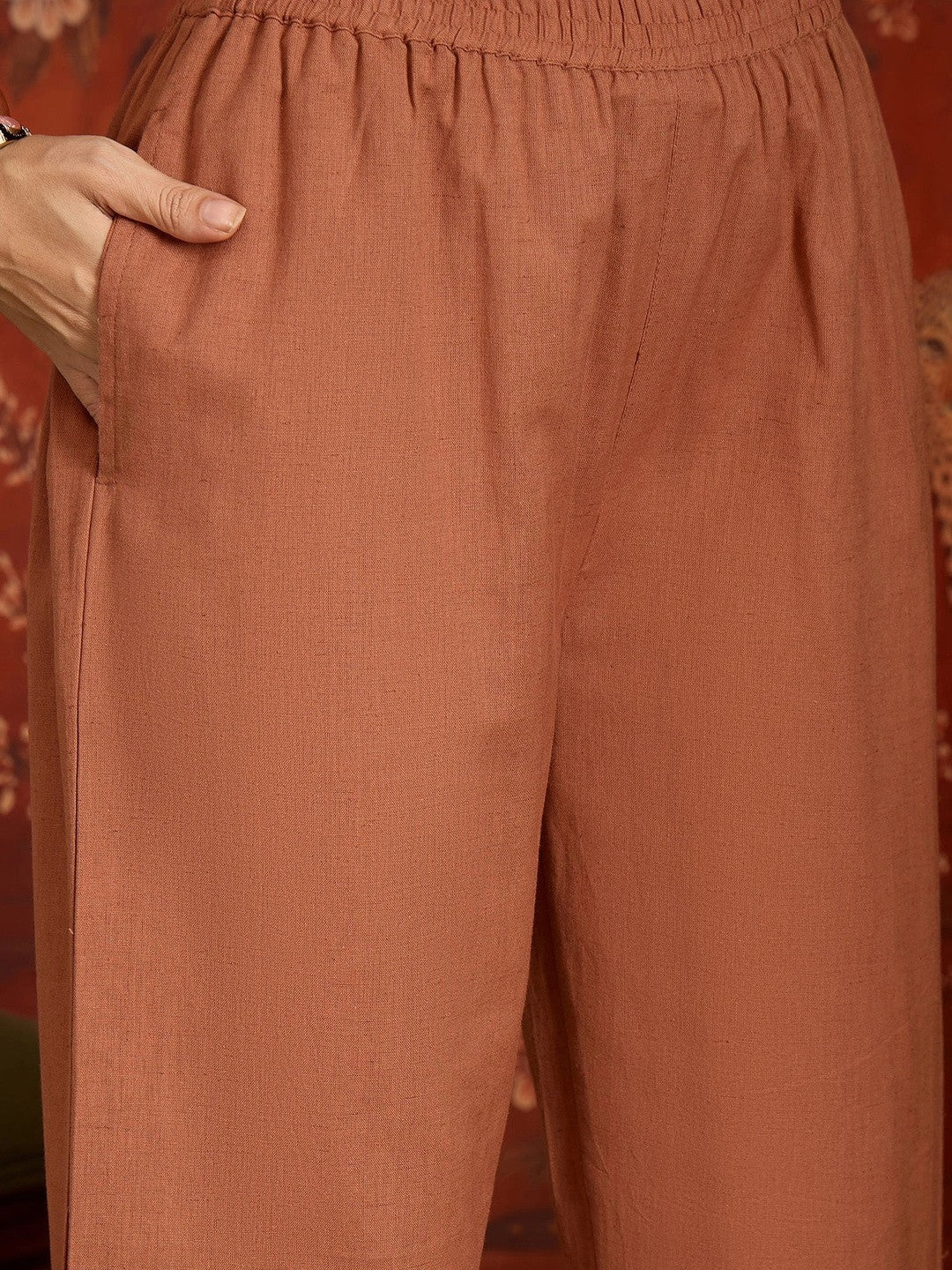 Women Floral Embroidered Regular Thread Work Kurta with Trousers