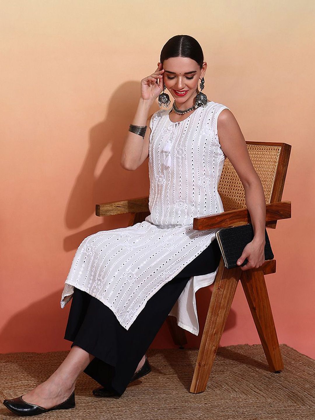 Dhiyona OD  Embroidered Straight Kurta