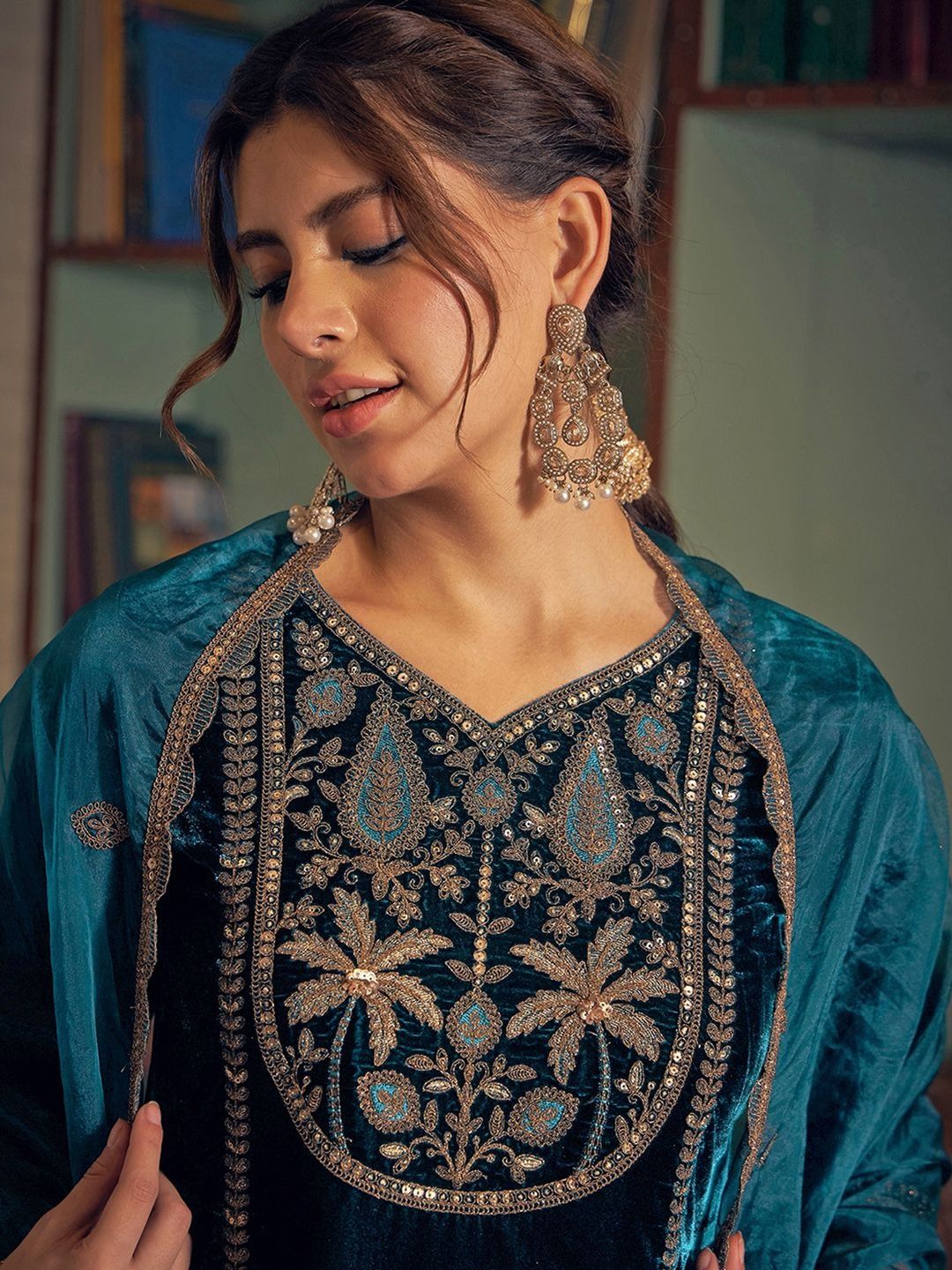 Dhiyona CH Women Ethnic Motifs Embroidered Regular Velvet Kurta with Trousers & With Dupatta