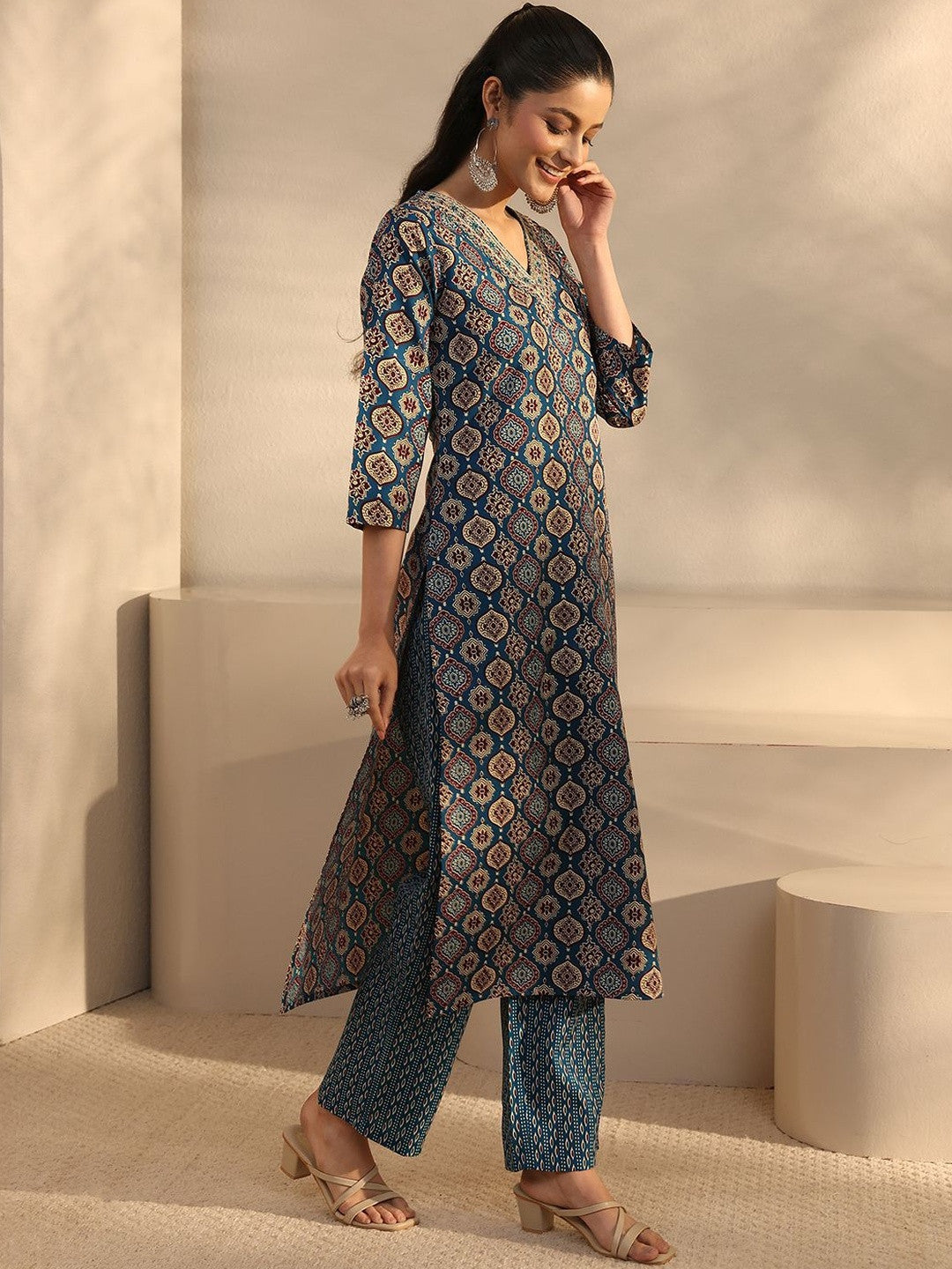 Women Ethnic Motifs Printed Regular Thread Work Kurta with Trousers & With Dupatta