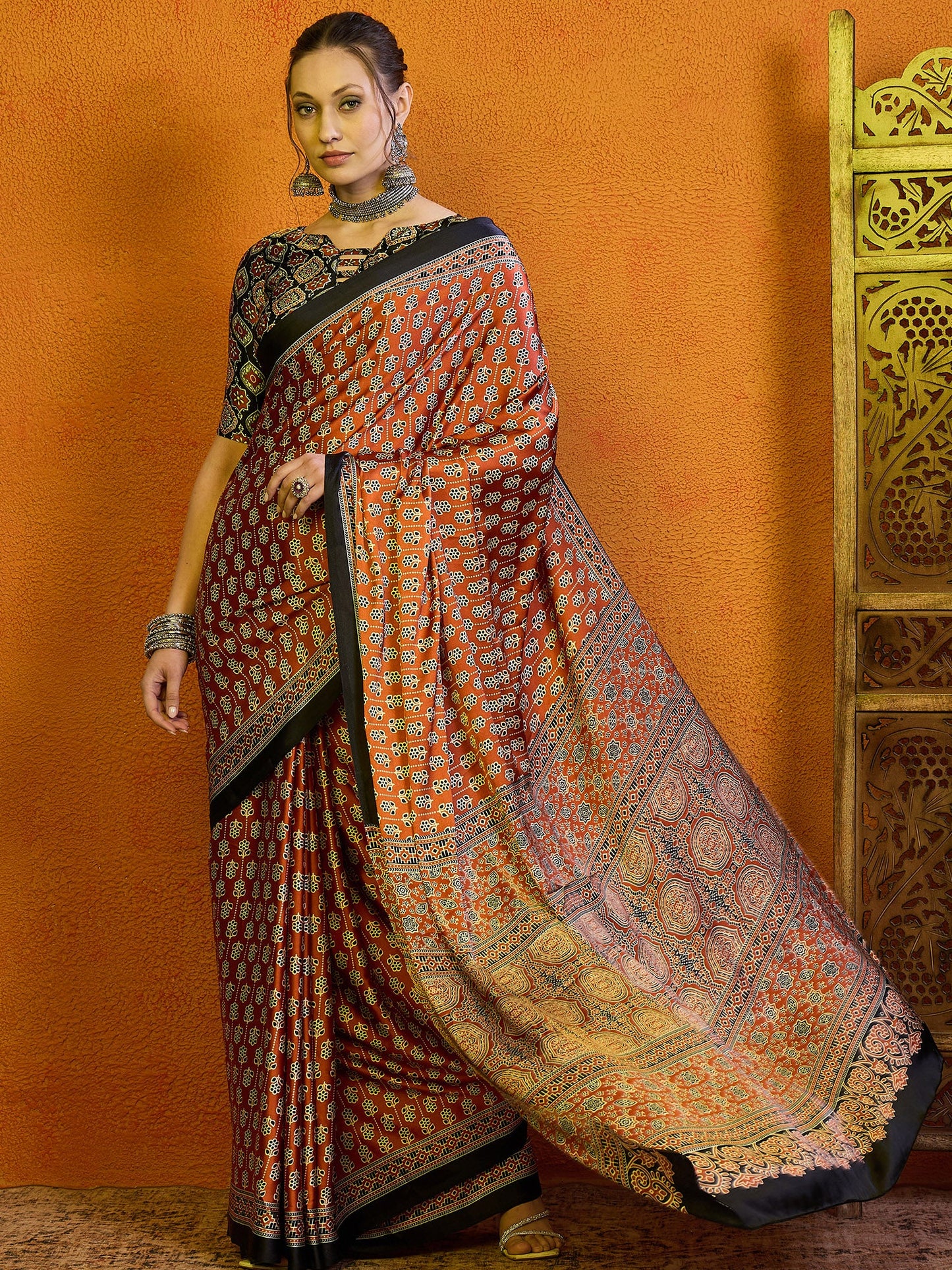 Women's Satin Navy Blue Printed Designer Saree With Blouse Piece