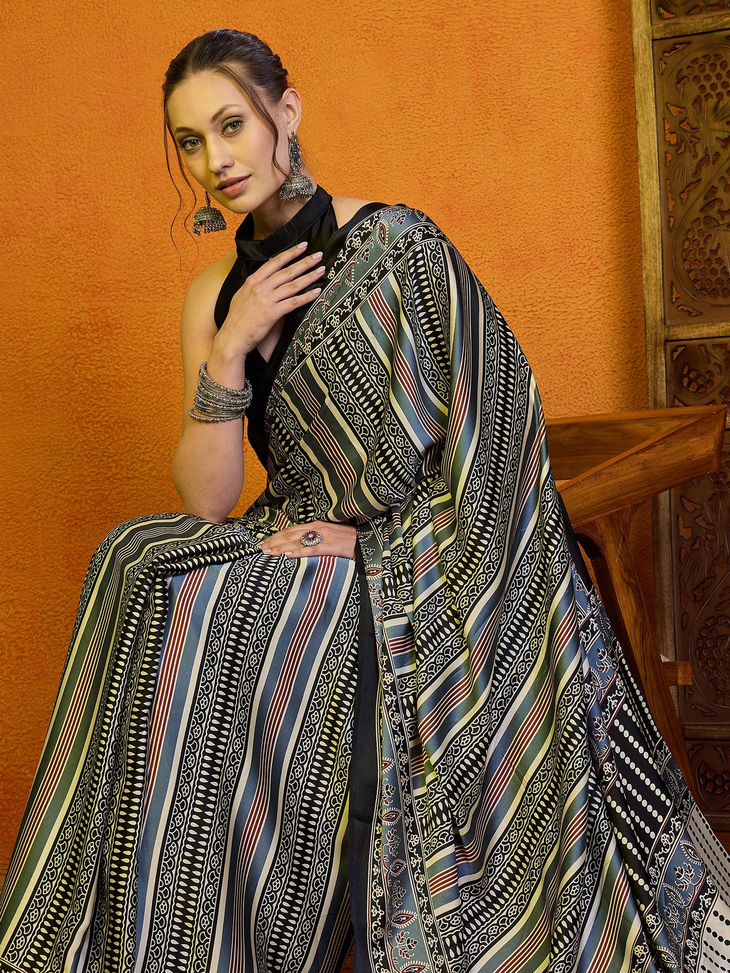 Women's Satin Grey Printed Designer Saree With Blouse Piece