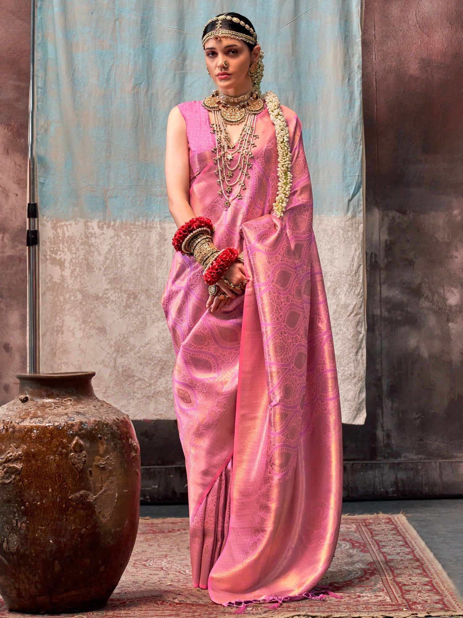 Women's Silk Blend Pink Woven Design Designer Saree With Blouse Piece