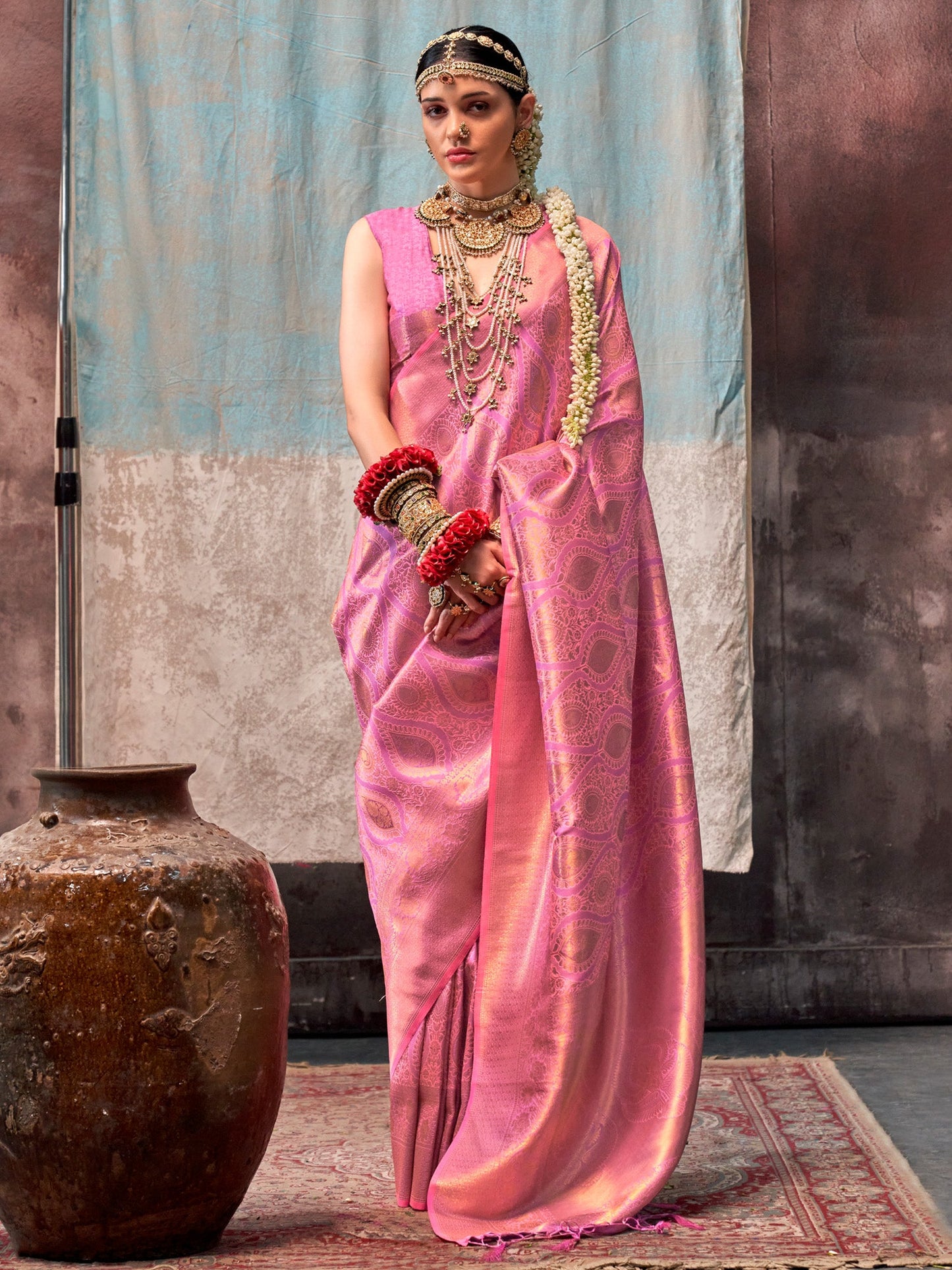 Women's Silk Blend Pink Woven Design Designer Saree With Blouse Piece