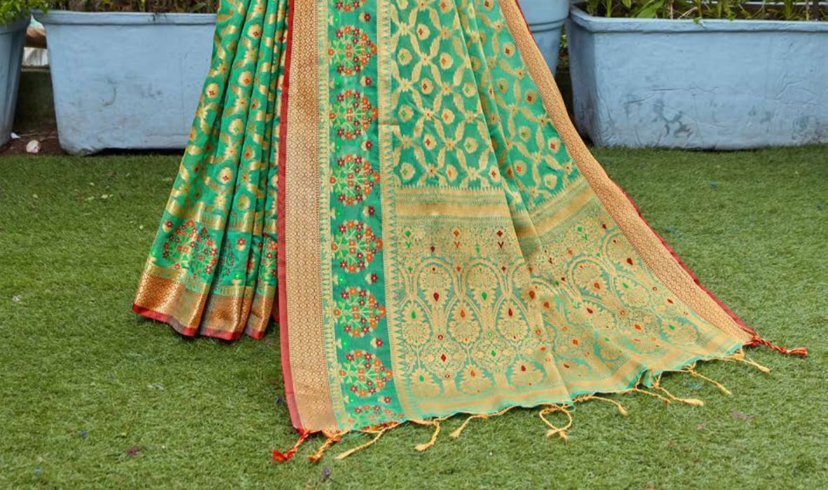 Dhiyona GR Women's Kanishka Ombre Green Zari Woven Design Banarasi Organza Saree