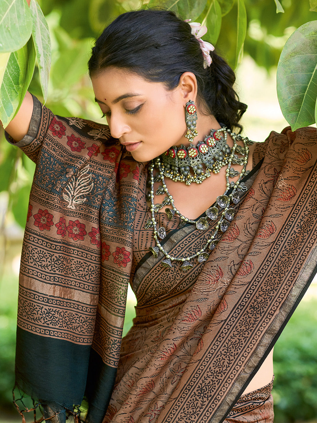 Women's Cotton Brown Printed Designer Saree With Blouse Piece
