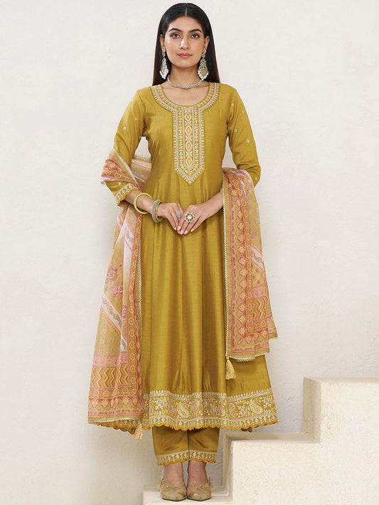 Dhiyona CH Women Floral Embroidered Pleated Mirror Work Kurta with Trousers & Dupatta