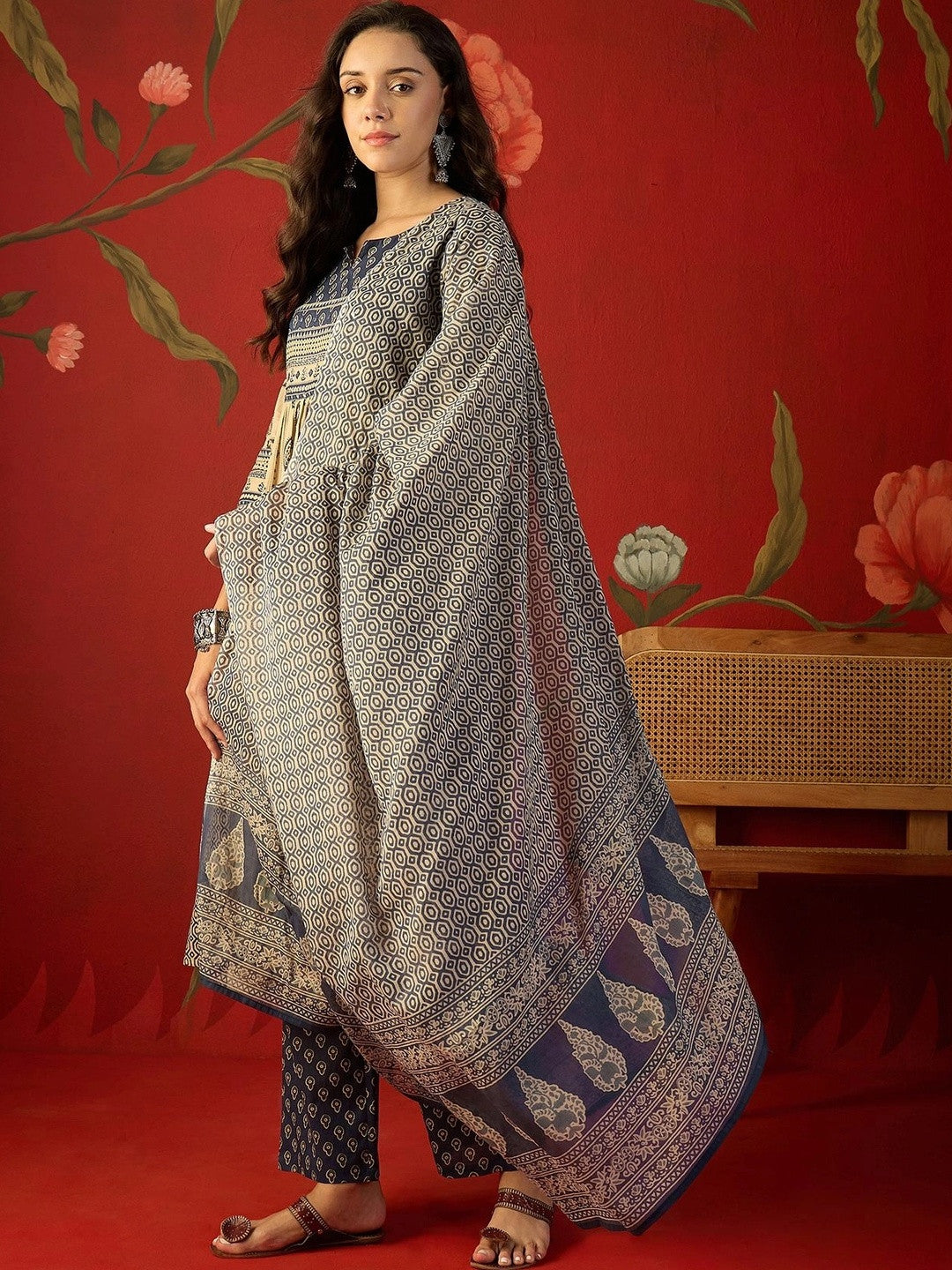 Dhiyona SN Women Paisley Printed Empire Mirror Work Pure Cotton Kurta with Trousers & With Dupatta