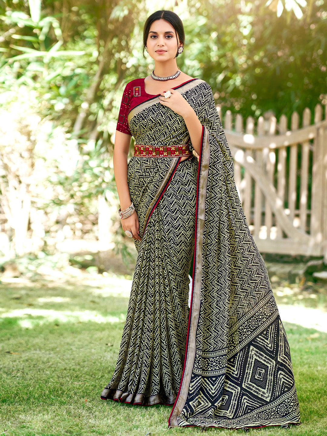 Women's Georgette Maroon Printed Designer Saree With Blouse Piece