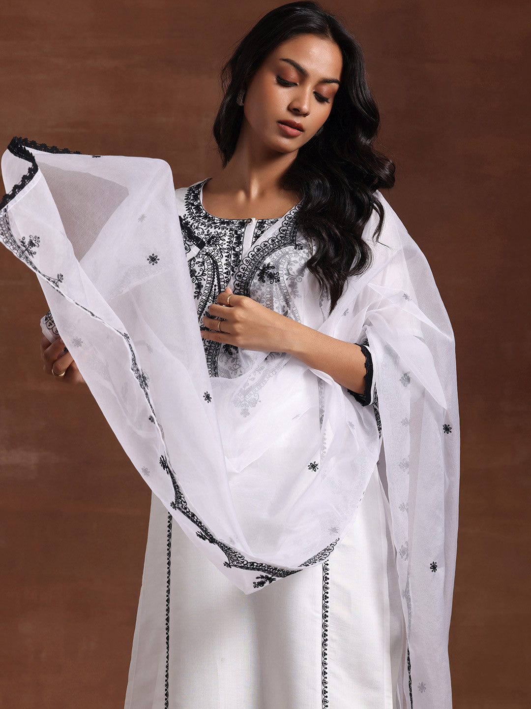 Women Ethnic Motifs Embroidered Regular Thread Work Kurta with Trousers & With Dupatta