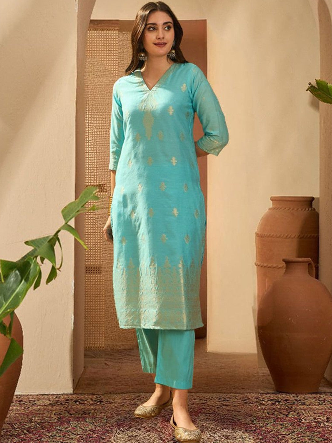 Women Festive Floral Gotta Patti Kurta Set With Trousers & Organza Dupatta