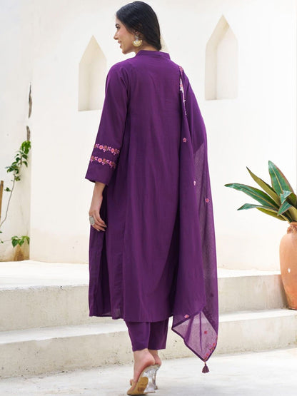 Floral Embroidered Thread Work Pure Cotton Kurta With Trousers & Dupatta