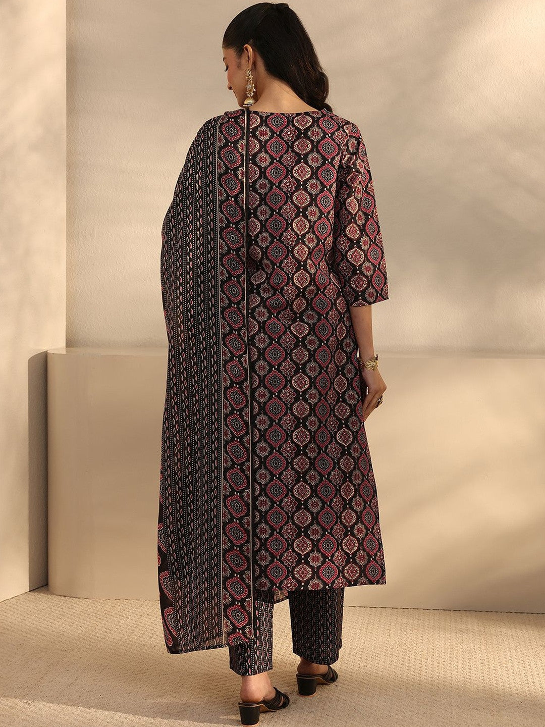 Women Ethnic Motifs Printed Regular Kurta with Trousers & With Dupatta