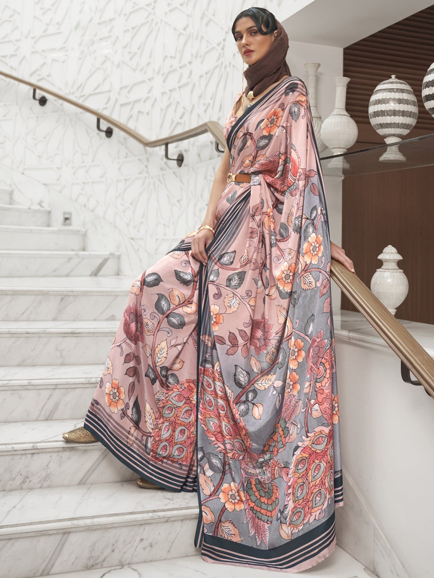 Women's Crepe Peach Digital Print Celebrity Saree With Blouse Piece