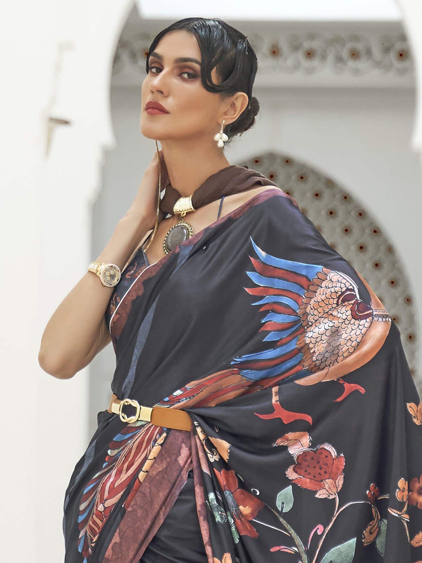 Women's Crepe Black Digital Print Celebrity Saree With Blouse Piece