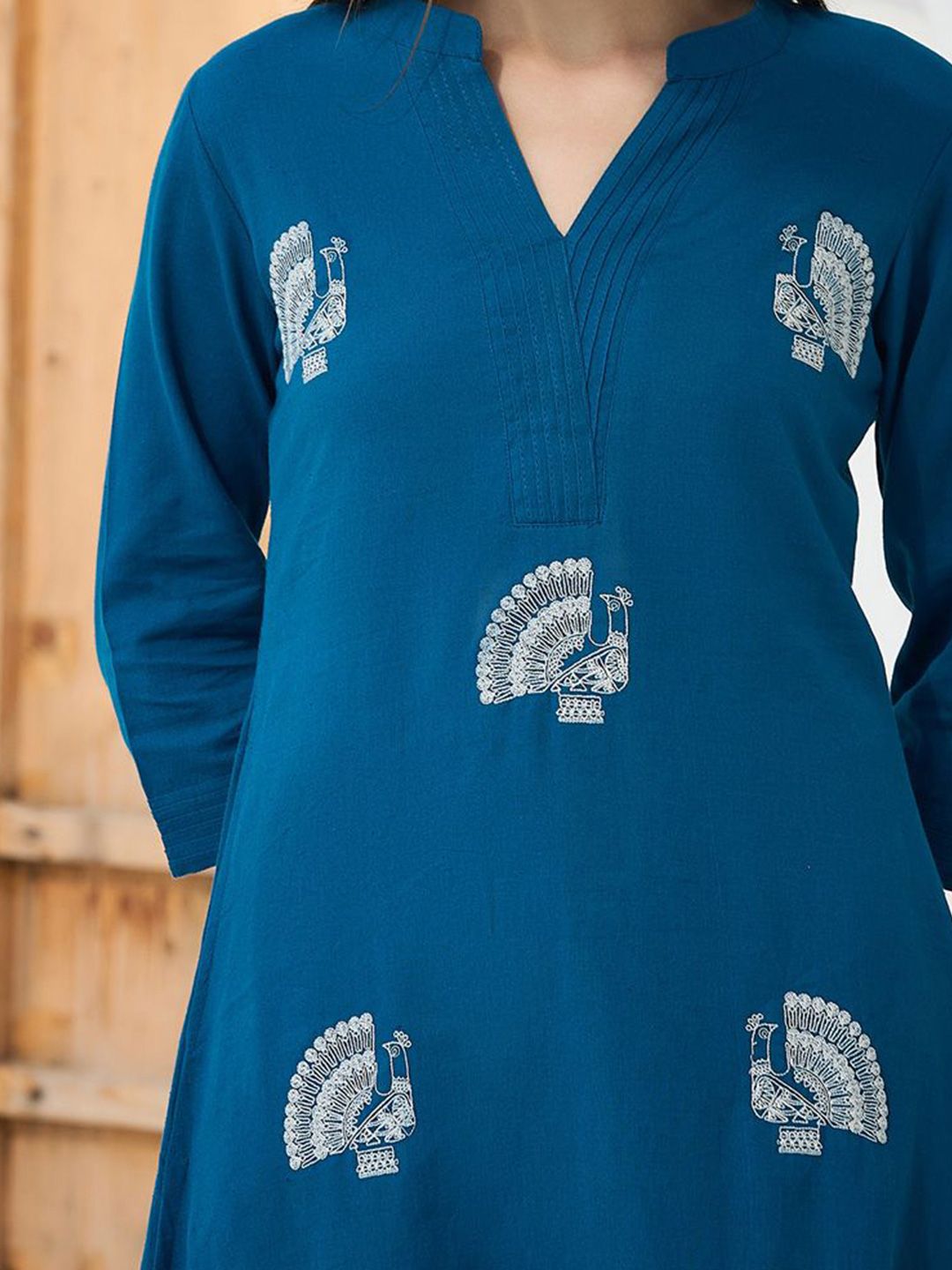 Dhiyona IE Floral Embroidered Pure Cotton Mandarin Collar Tunic With Trousers