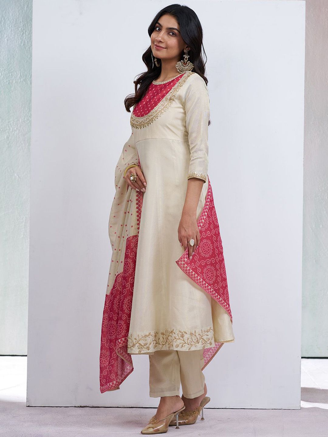 Dhiyona CH Women Floral Embroidered A-Line Kurta with Trousers & Dupatta