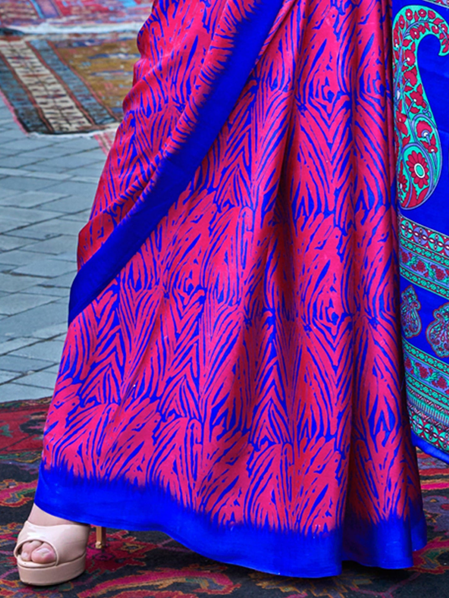 Women's Satin Pink Printed Designer Saree With Blouse Piece