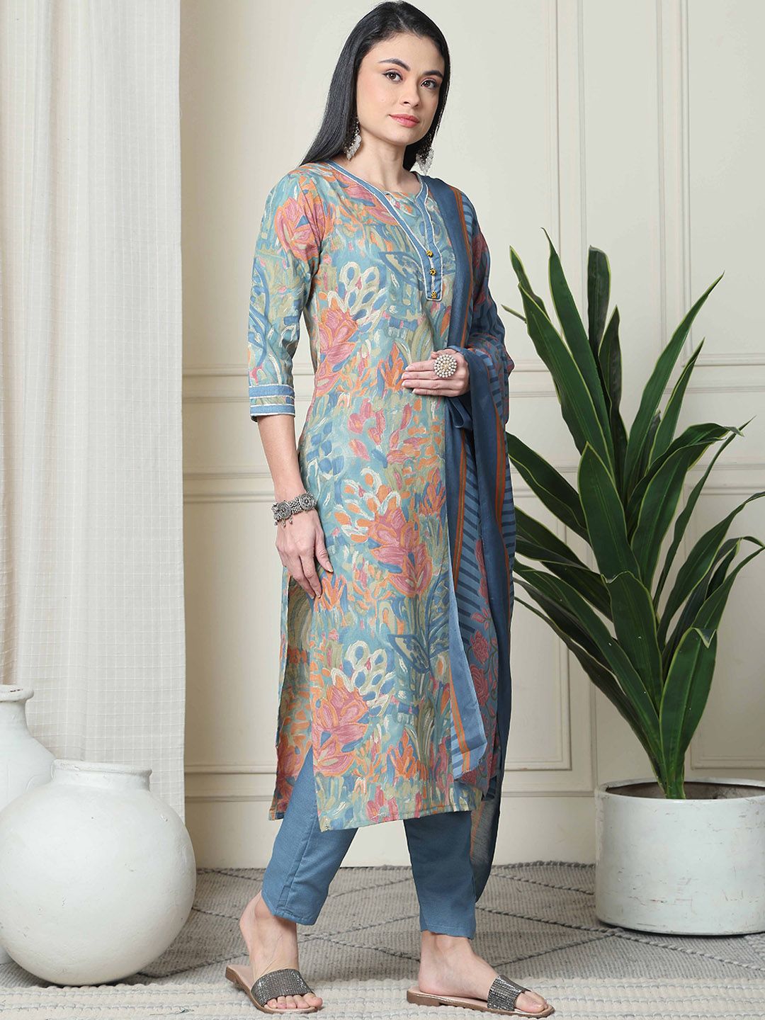 Dhiyona KL Floral Printed V-Neck Straight Kurta With Trousers & Dupatta