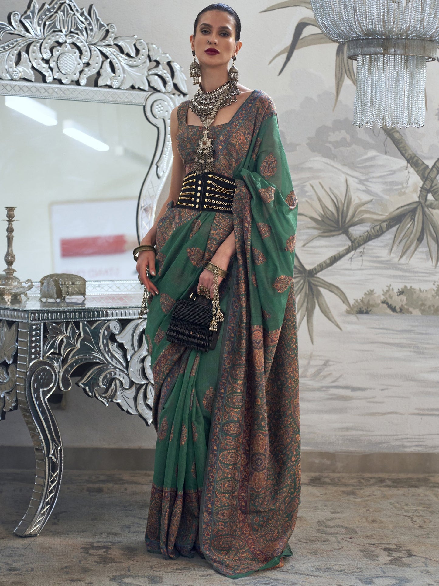 Women's Silk Blend Green Woven Design Designer Saree With Blouse Piece