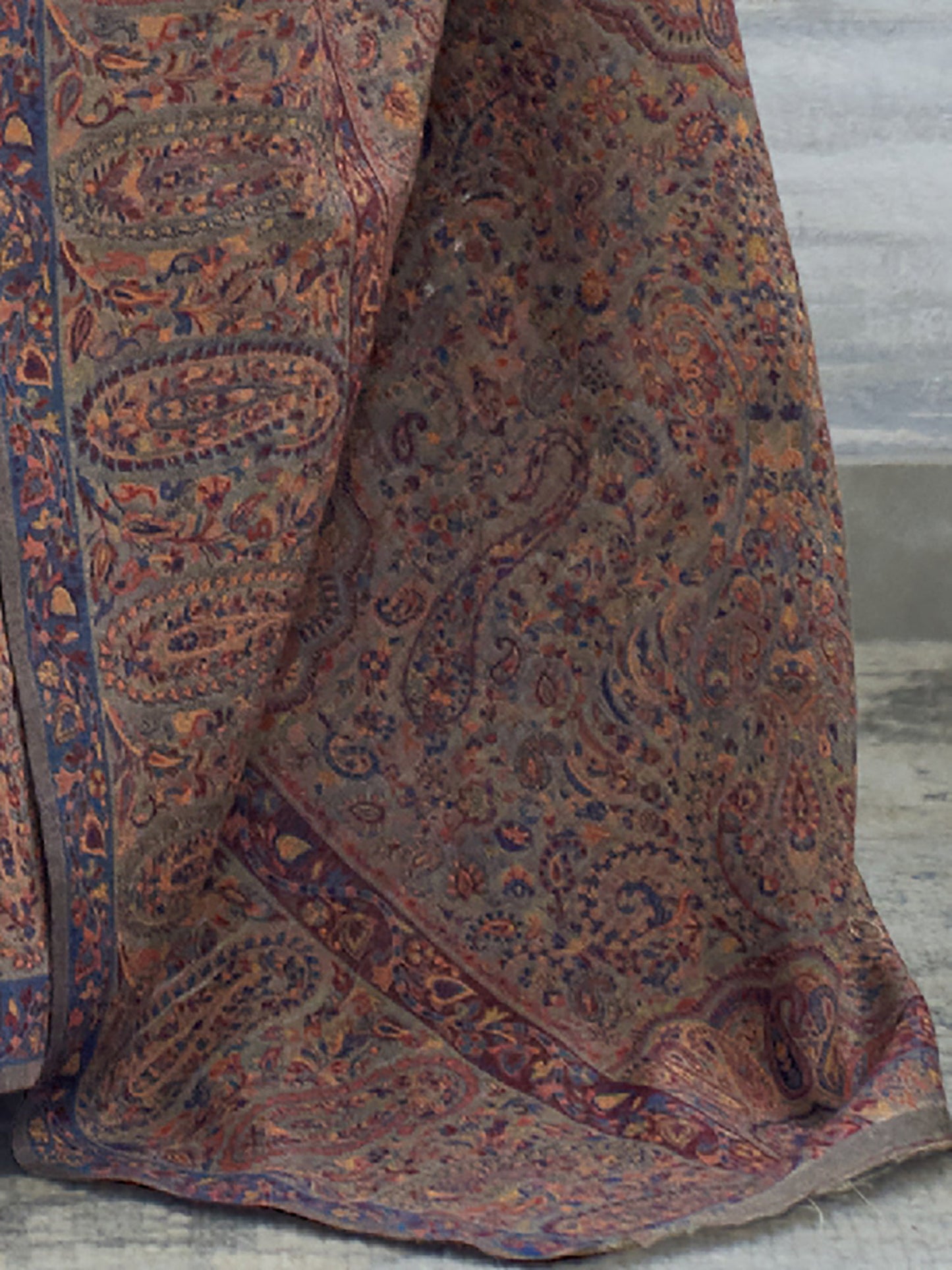 Women's Silk Blend Grey Woven Design Designer Saree With Blouse Piece