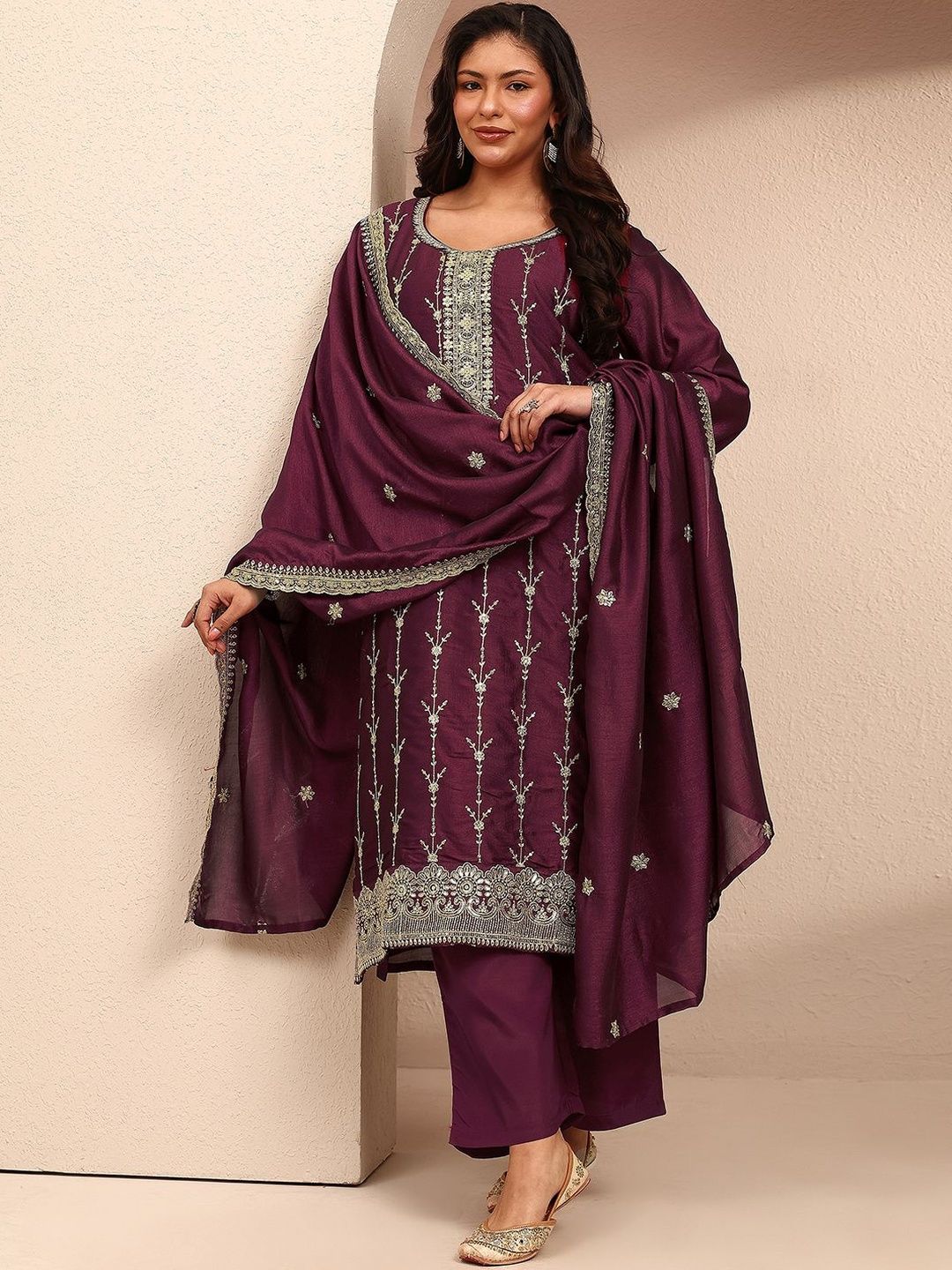 Dhiyona Women's Ethnic Motifs Thread Work Kurta with Trousers & With Dupatta