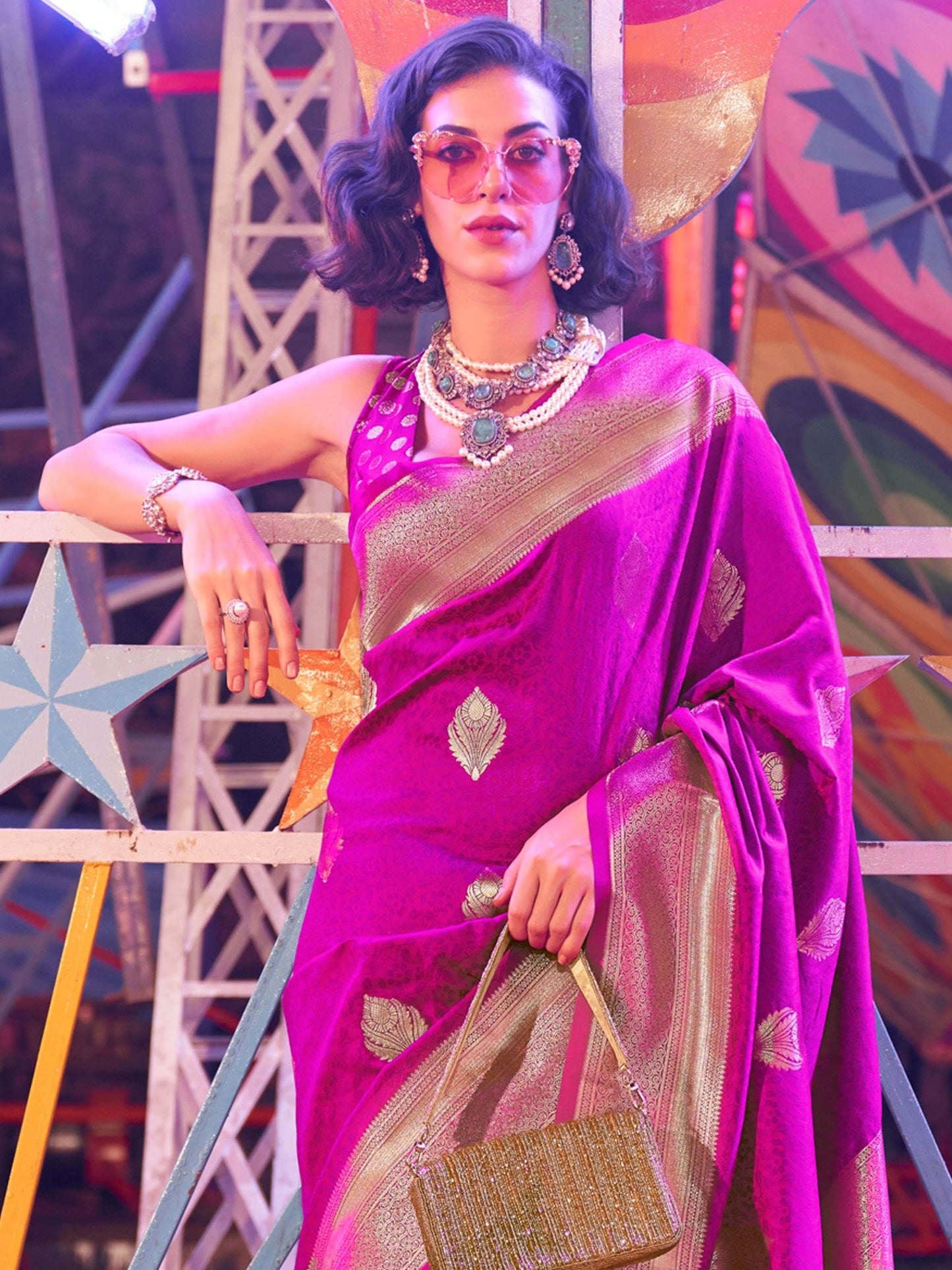 Women's Silk Blend Pink Woven Design Designer Saree With Blouse Piece