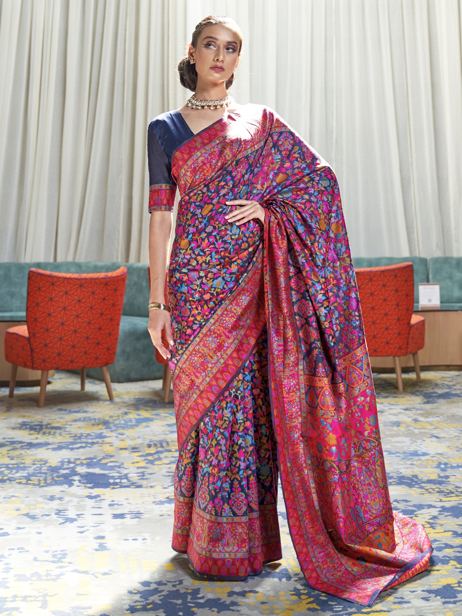 Women's Cotton Blend Navy Blue Woven Design Handloom Saree With Blouse Piece