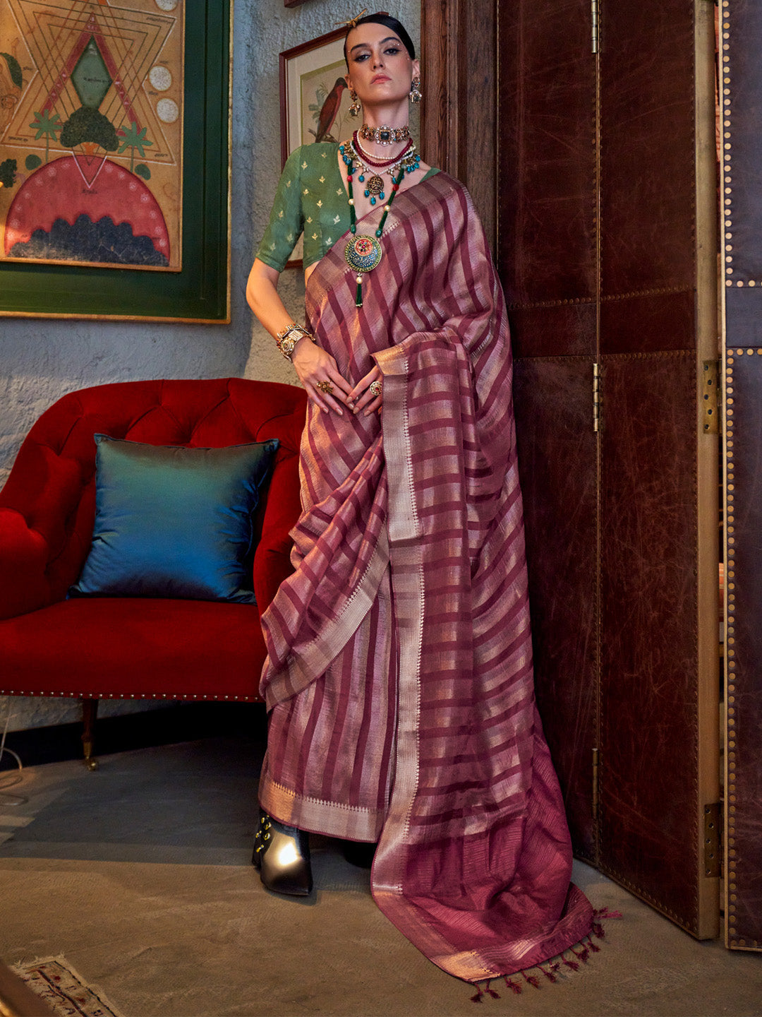 Women's Viscose Silk Green Woven Design Designer Saree With Blouse Piece
