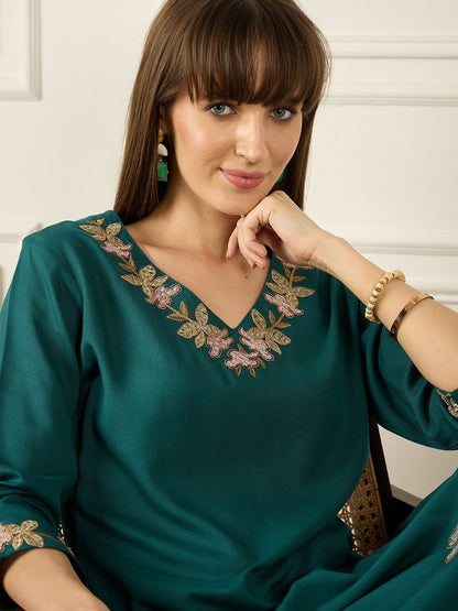 Dhiyona IE Embroidered V-Neck Three-Quarter Sleeves Pure Cotton Tunic And Trousers