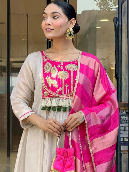Women Ethnic Motifs Empire Thread Work Kurta with Trousers & With Dupatta