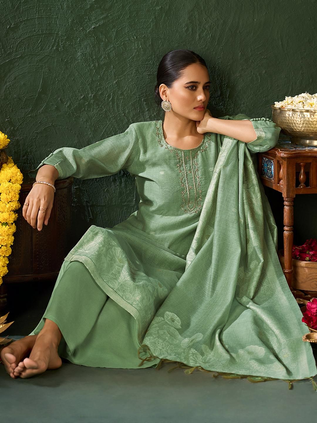 Dhiyona KL Women Handwork Embroidered Regular Kurta with Palazzos And Dupatta