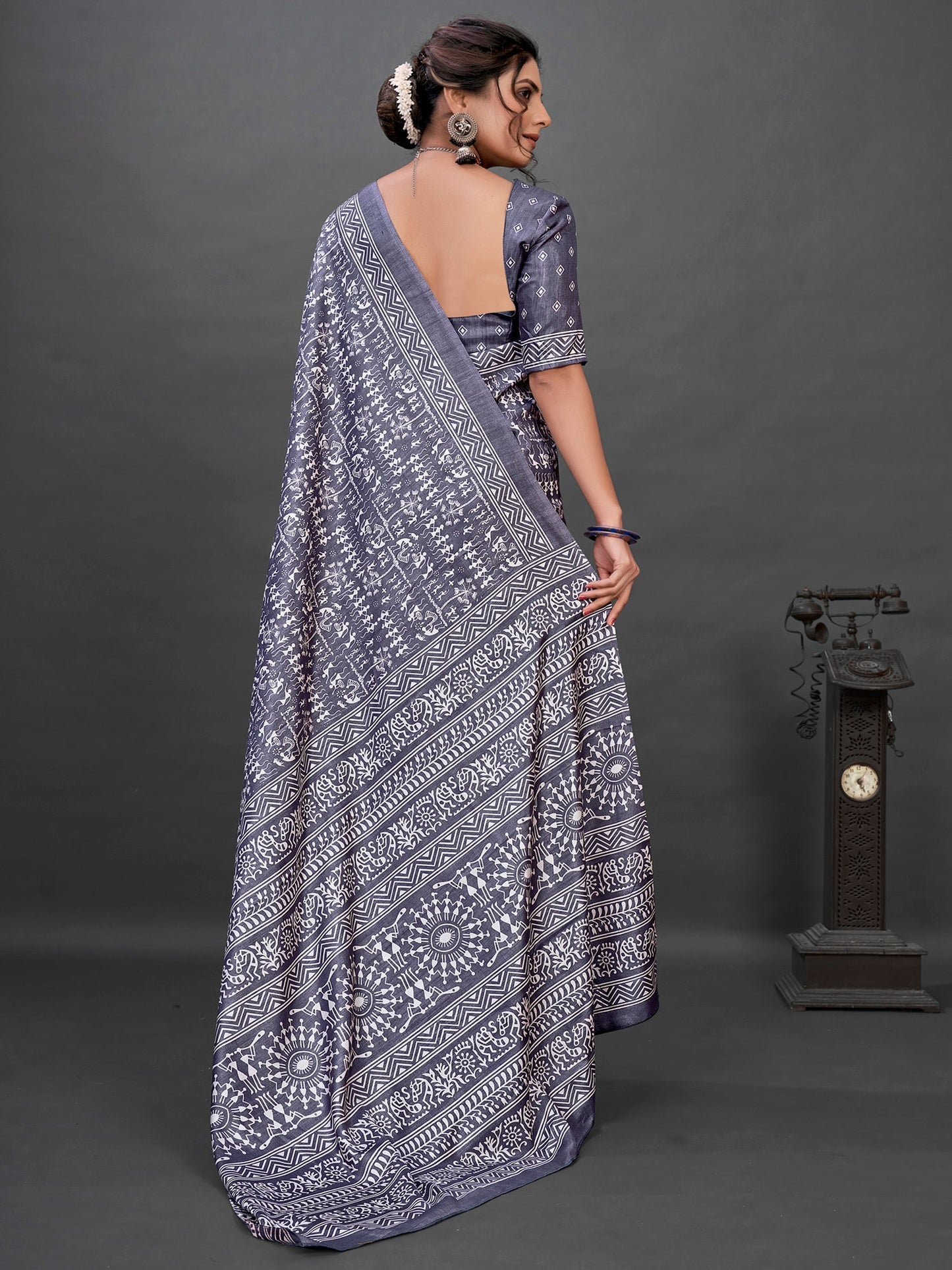 Women's Dola Silk Grey Printed Designer Saree With Blouse Piece