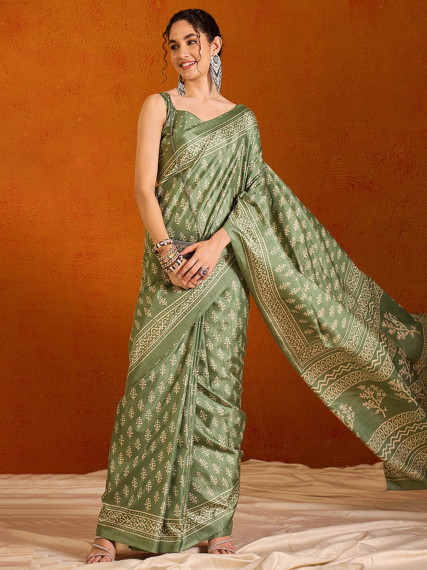 Women's Cotton Blend Olive Printed Designer Saree With Blouse Piece