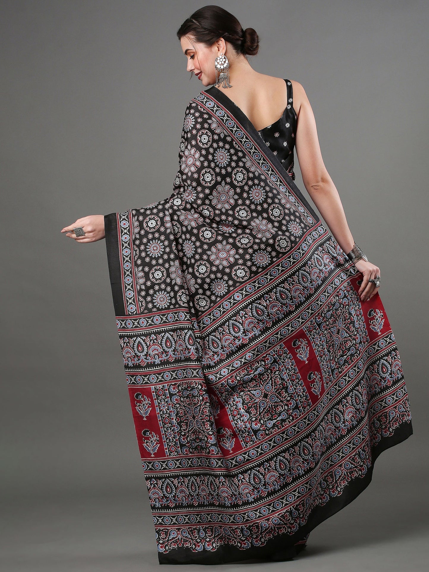 Women's Dola Silk Black Digital Print Designer Saree With Blouse Piece
