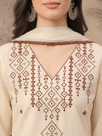 Women Embroidered Regular Pure Cotton Kurta with Trousers & With Dupatta
