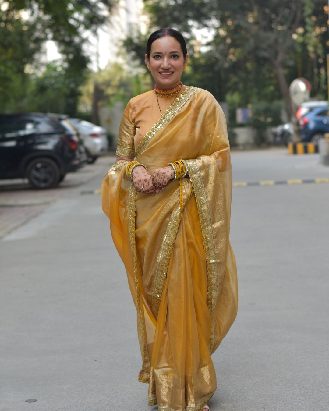Dhiyona HH Macaroon Gold Designer Tissue Silk Saree with Hand Zardozi Work