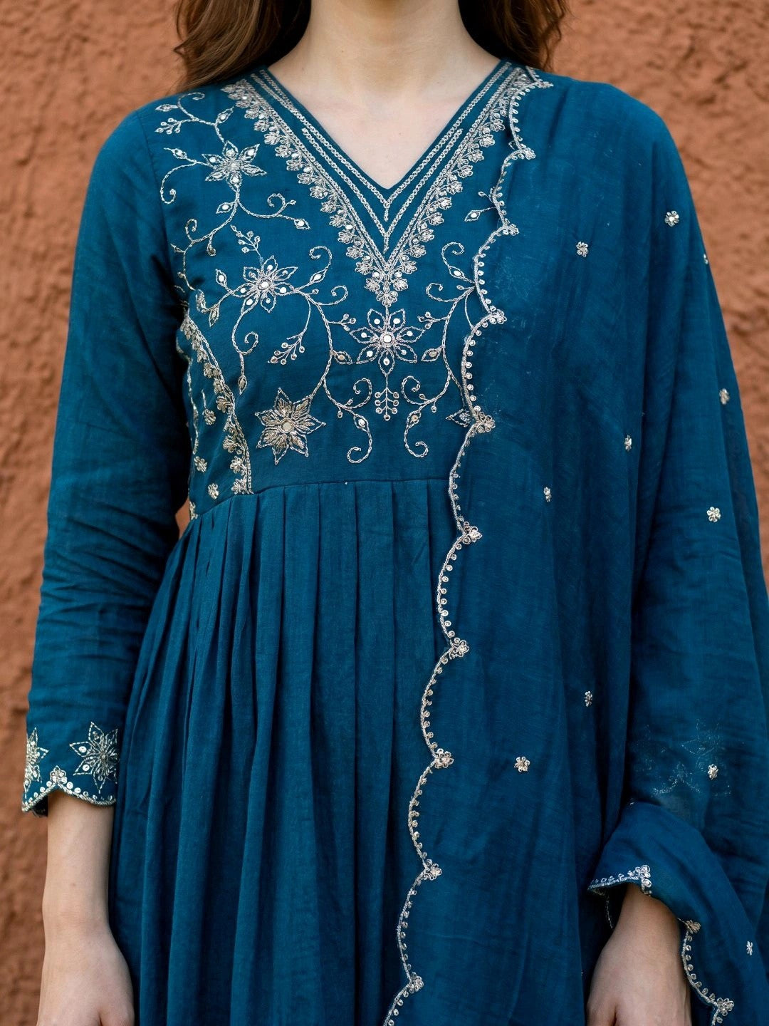 Women Ethnic Motifs Embroidered Empire Thread Work Kurta with Trousers & With Dupatta