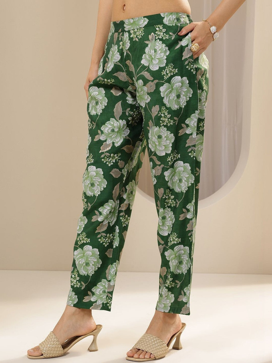 Women Floral Printed Regular Kurta with Trousers