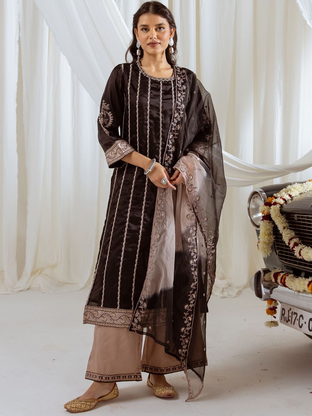 Dhiyona KL Women Regular Sequinned Kurta with Palazzos & With Dupatta