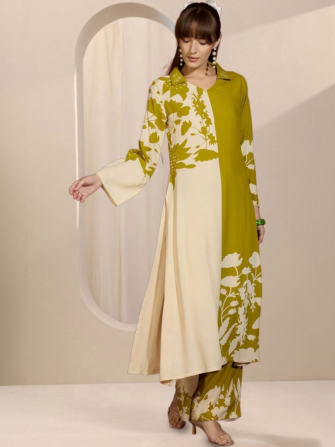 Dhiyona IE Women Floral Printed Regular Kurta with Trousers