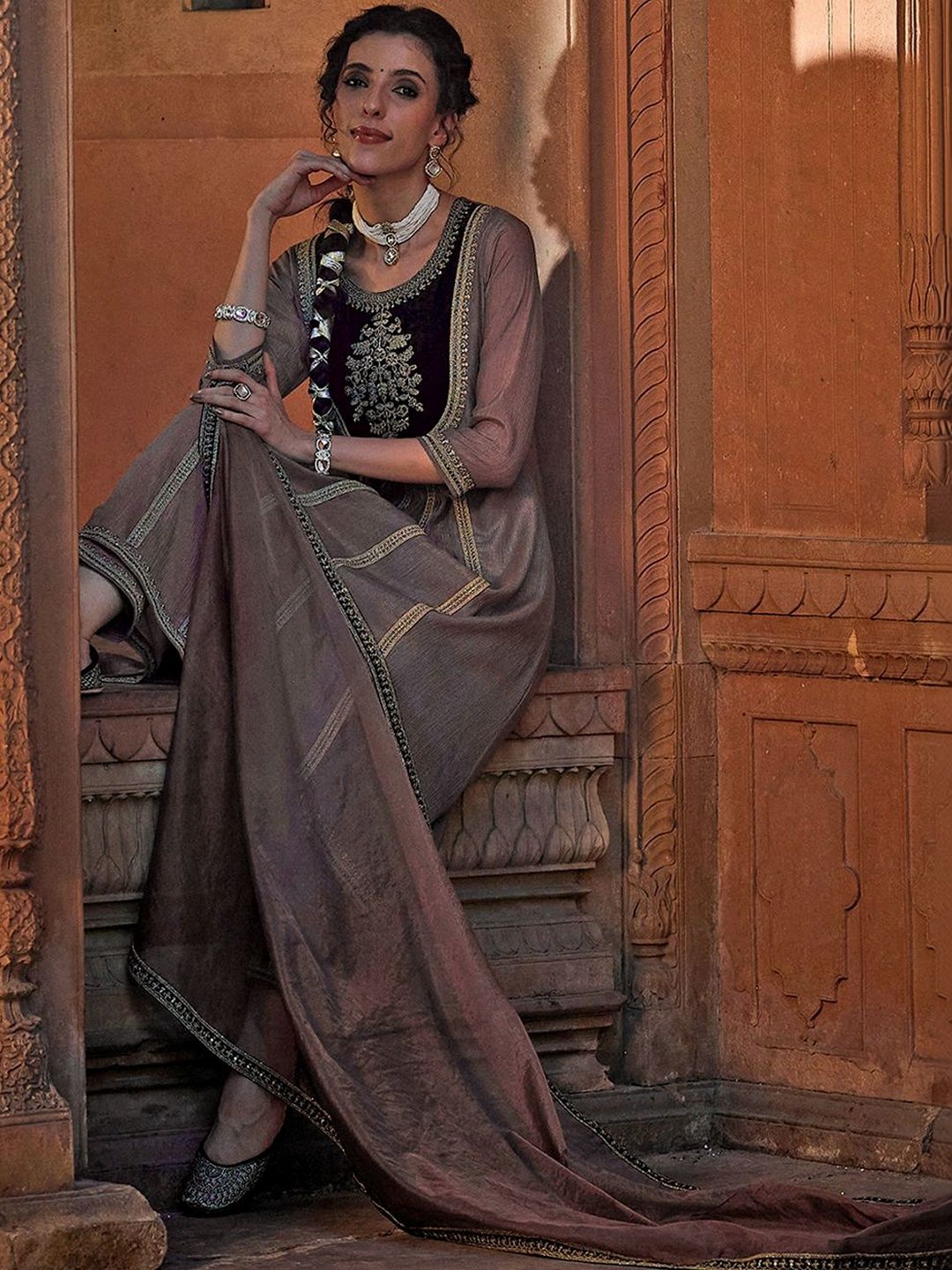 Dhiyona CH Women Ethnic Motifs Embroidered Regular Thread Work Kurta with Trousers & With Dupatta