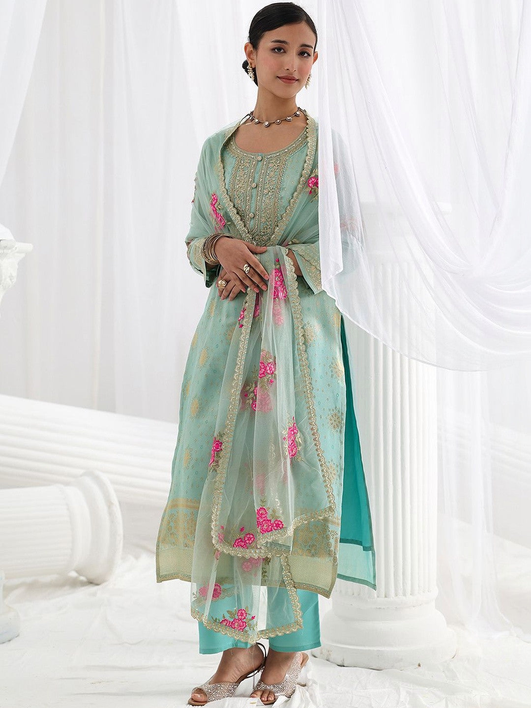Women Regular Thread Work Kurta with Trousers & With Dupatta